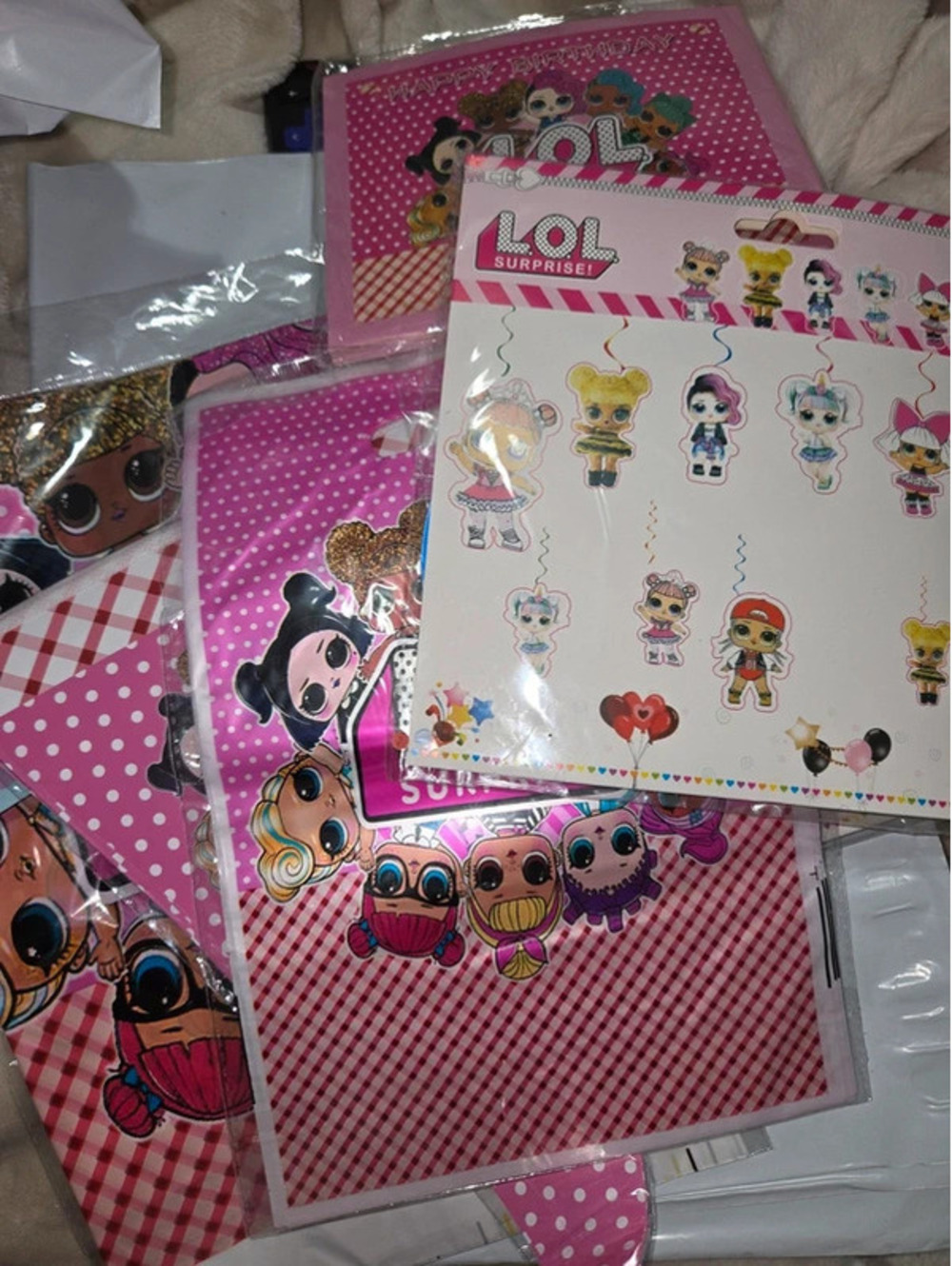 L.o.L party supply pack